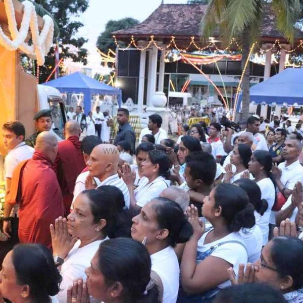 vishvaparami_ruwanweliseya_goldpuja(124)