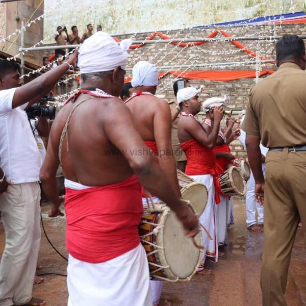 vishvaparami_ruwanweliseya_goldpuja(134)