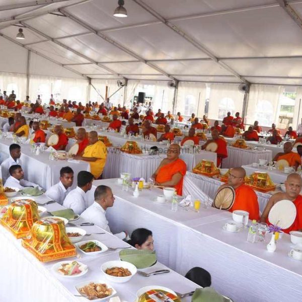 vishvaparami_ruwanweliseya_goldpuja(137)