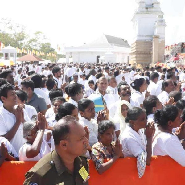 vishvaparami_ruwanweliseya_goldpuja(142)