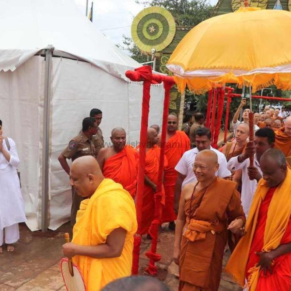 vishvaparami_ruwanweliseya_goldpuja(146)