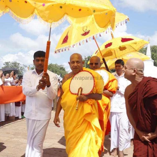vishvaparami_ruwanweliseya_goldpuja(151)