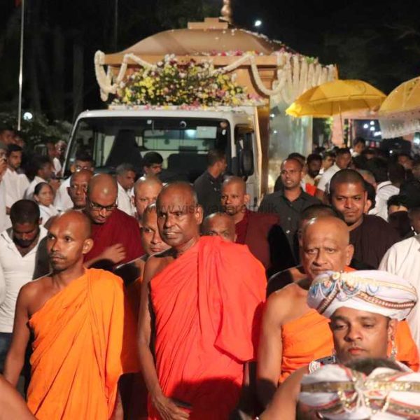 vishvaparami_ruwanweliseya_goldpuja(157)