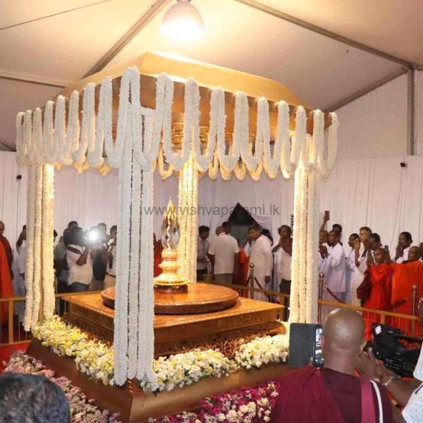 vishvaparami_ruwanweliseya_goldpuja(158)