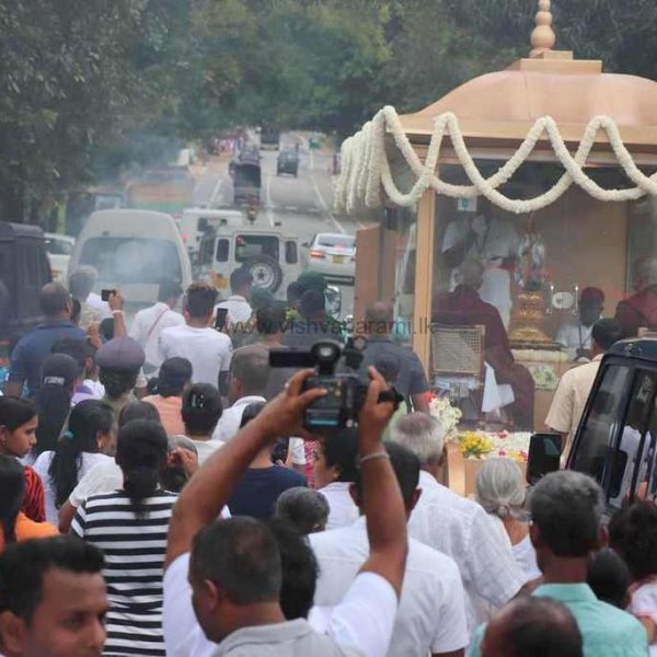 vishvaparami_ruwanweliseya_goldpuja(166)