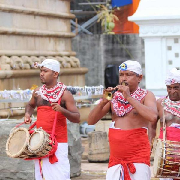 vishvaparami_ruwanweliseya_goldpuja(168)