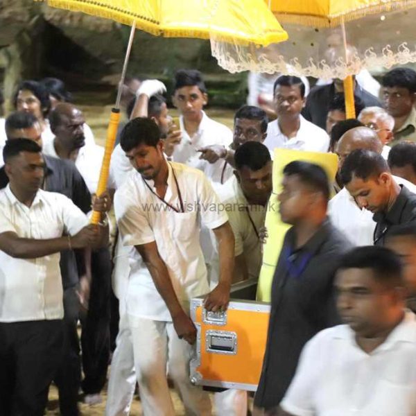 vishvaparami_ruwanweliseya_goldpuja(169)