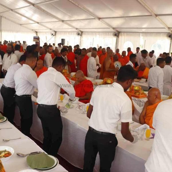 vishvaparami_ruwanweliseya_goldpuja(172)