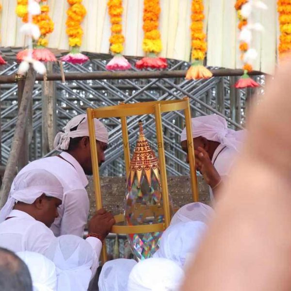vishvaparami_ruwanweliseya_goldpuja(173)