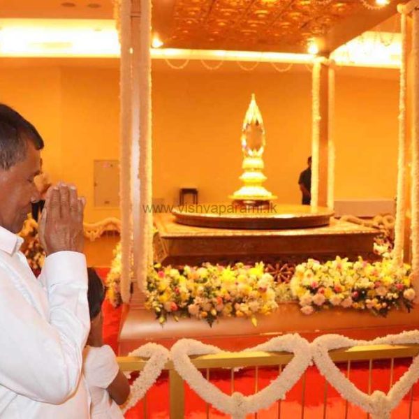 vishvaparami_ruwanweliseya_goldpuja(176)