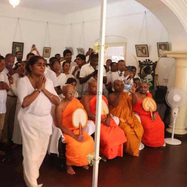 vishvaparami_ruwanweliseya_goldpuja(196)