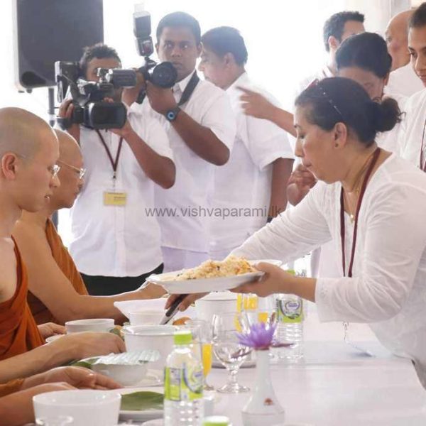 vishvaparami_ruwanweliseya_goldpuja(199)