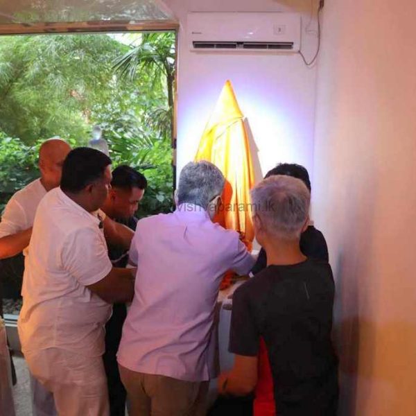 vishvaparami_ruwanweliseya_goldpuja(203)