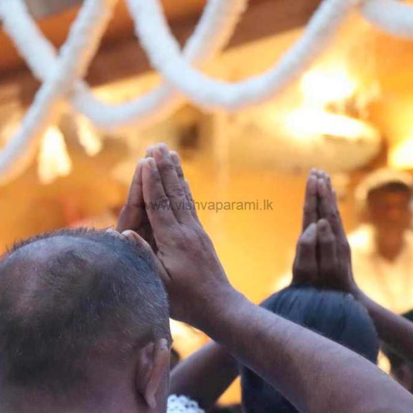 vishvaparami_ruwanweliseya_goldpuja(216)
